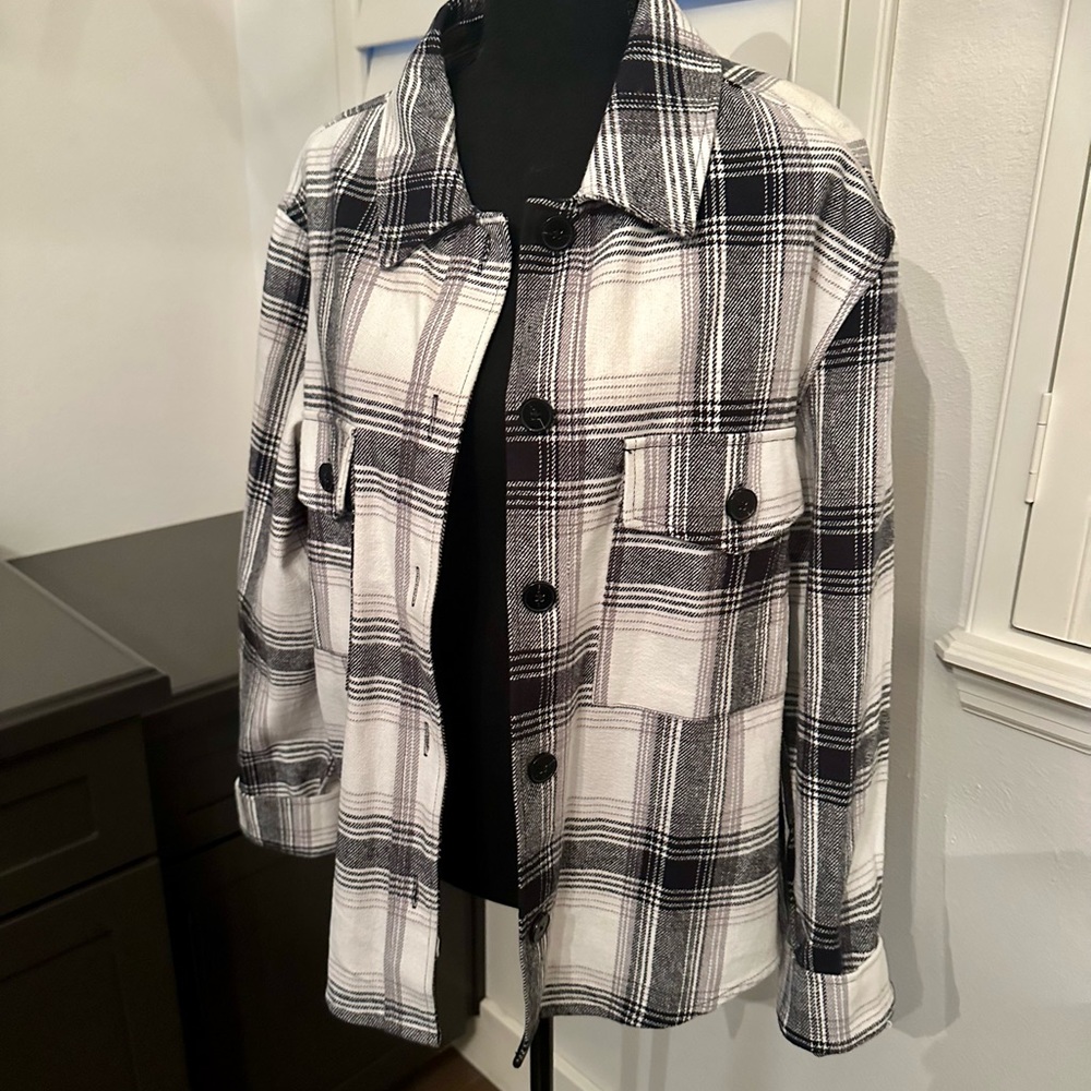 NWOT Sactuary Button Down Flannel Shirt Jacket Black White Plaid L